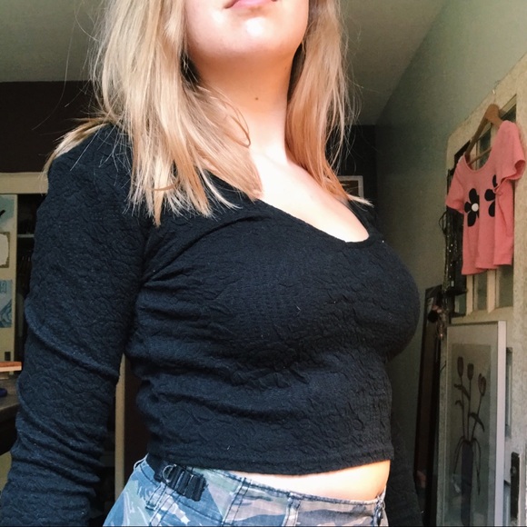 Forever 21 Cropped Top - Picture 2 of 5